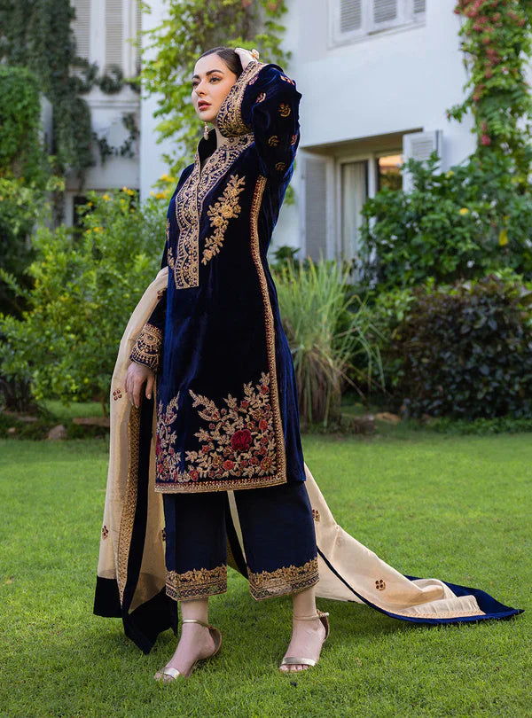 Baroque - Embroidered Velvet 3piece suit - KP3357