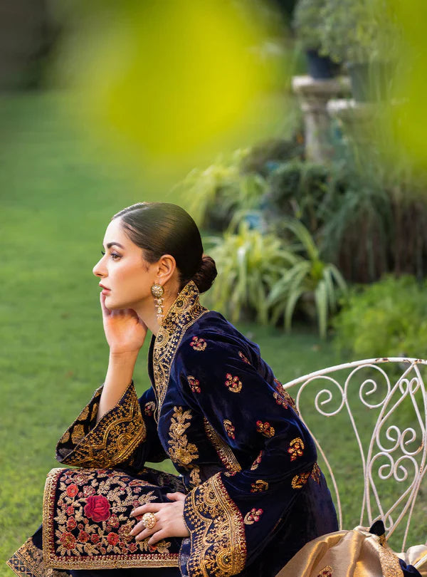 Baroque - Embroidered Velvet 3piece suit - KP3357