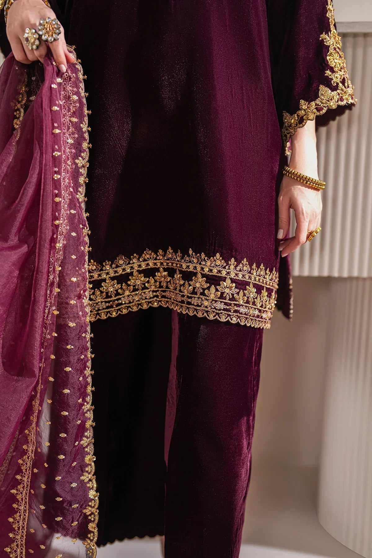 Baroque Embroidered Velvet 3piece suit - 33032