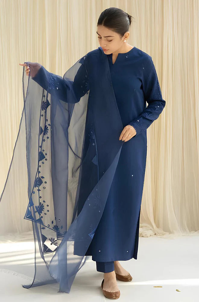 KP719-3PC Lawn Embroidered Shirt With Organza Embroidered Dupatta
