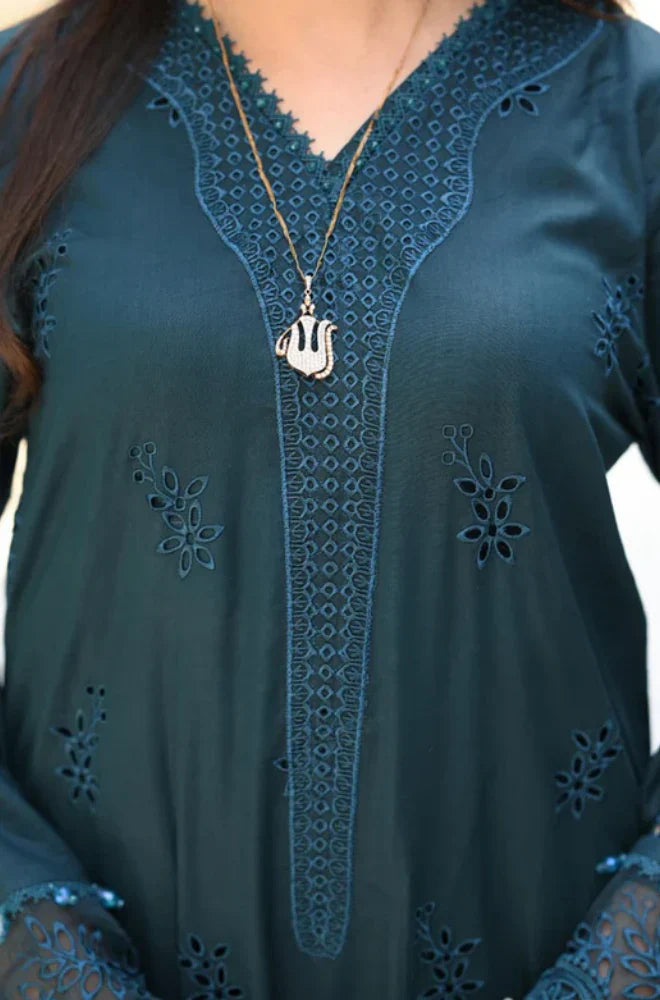 KP1070 - Bareeze 3PC Lawn Embroidered Suit