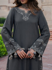 izel - Winter 3PC Dhanak Embroidered Suit - kp33112