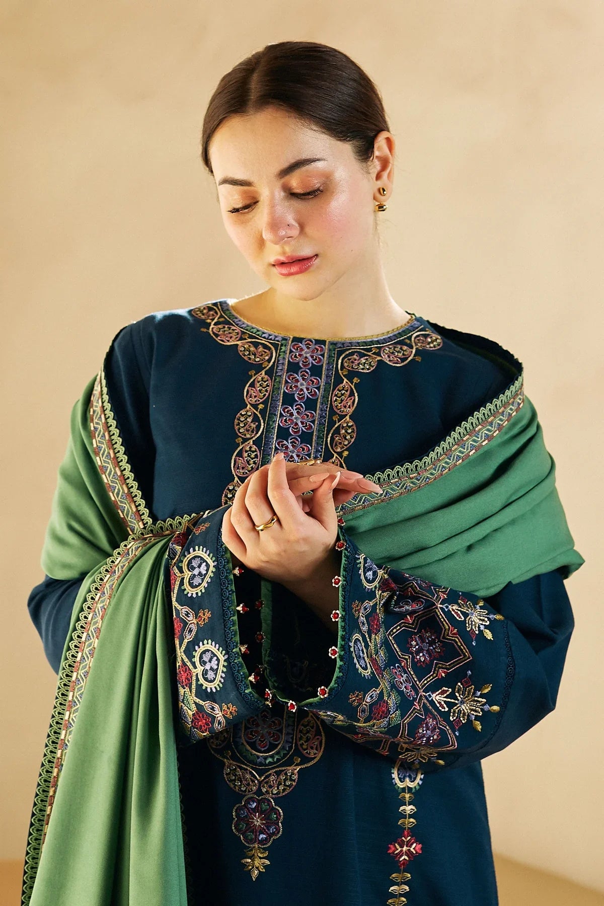 Kp590-WINTER 3-Pc Embroidered Dhanak Suit with Heavy Embroidered Dhanak Shawll